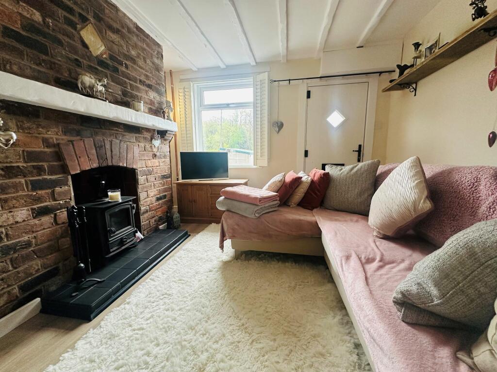 Lounge 8