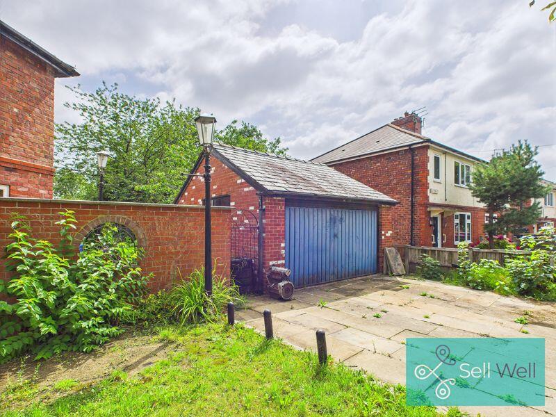 Driveway/Detached Garage