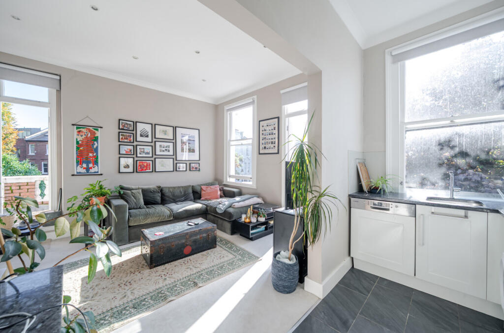 1359913-8-68da521...