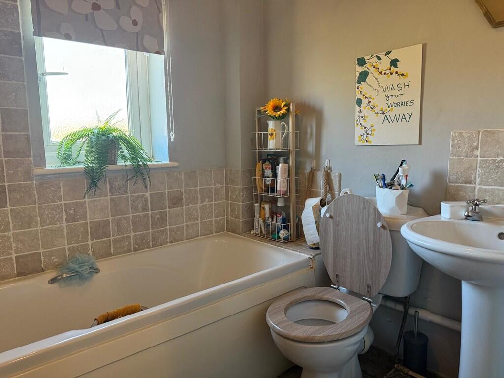 25 Quarry Close -...