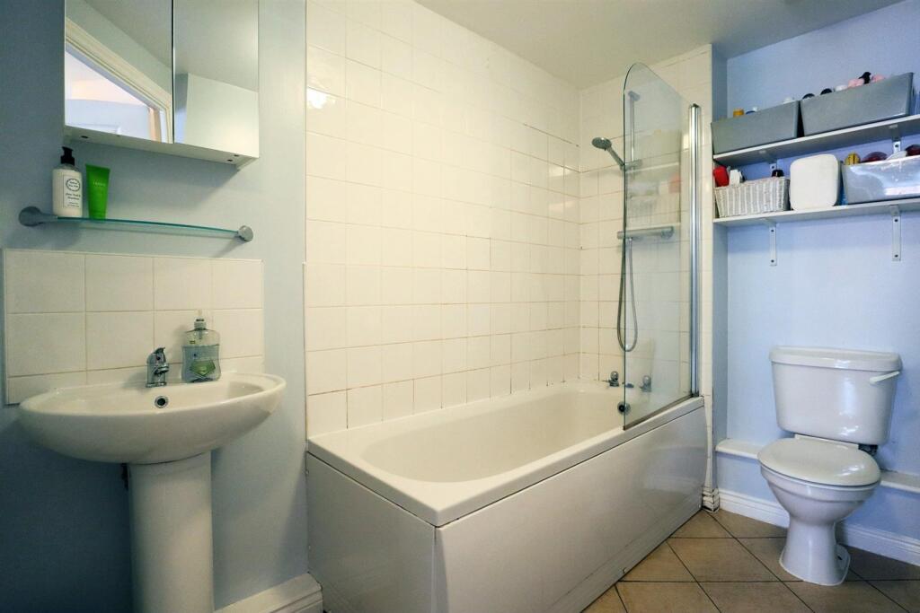 Bathroom.jpg