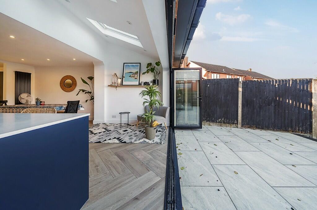 Bi-fold doors 