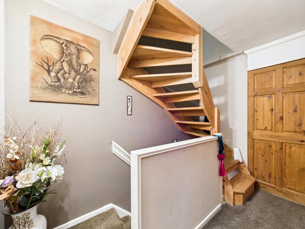 CAM05192G0-PR0167-STILL029