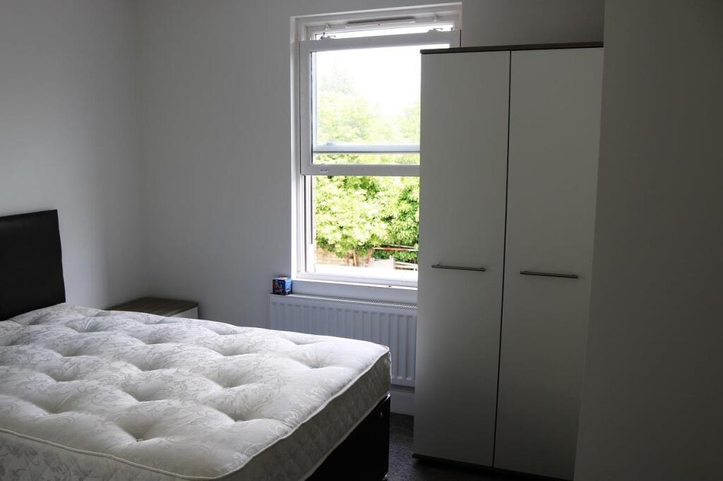 Room 7 furnished.JPG