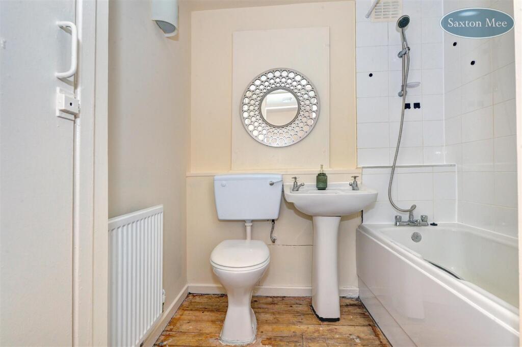 Park View - bathroom 9091.jpg