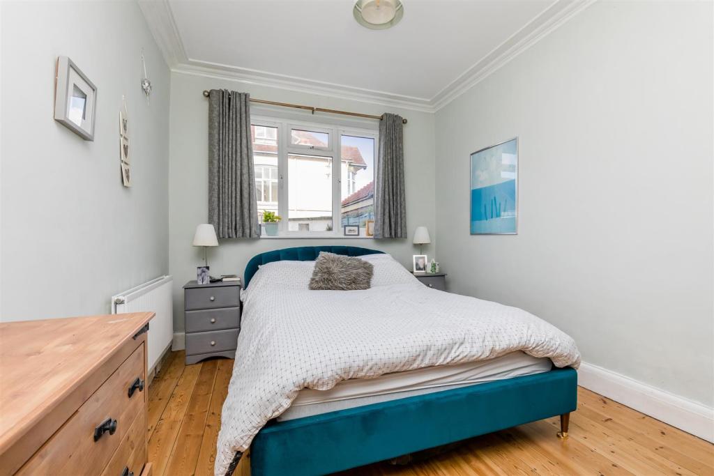 Kingsway 1_305-7.JPG