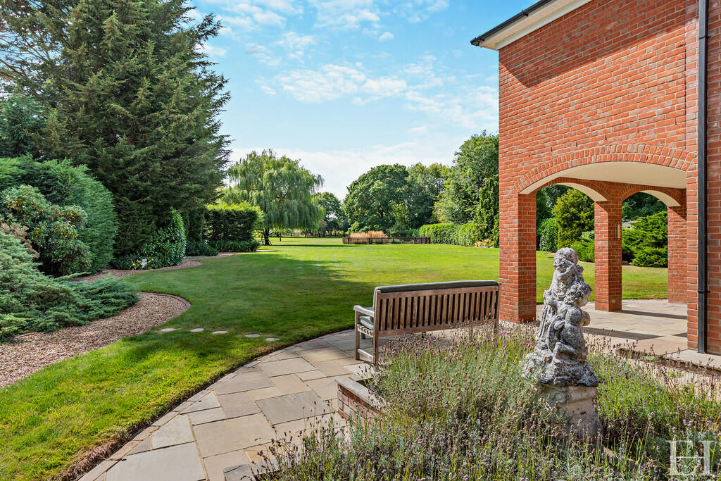 8617805-exteriorW...