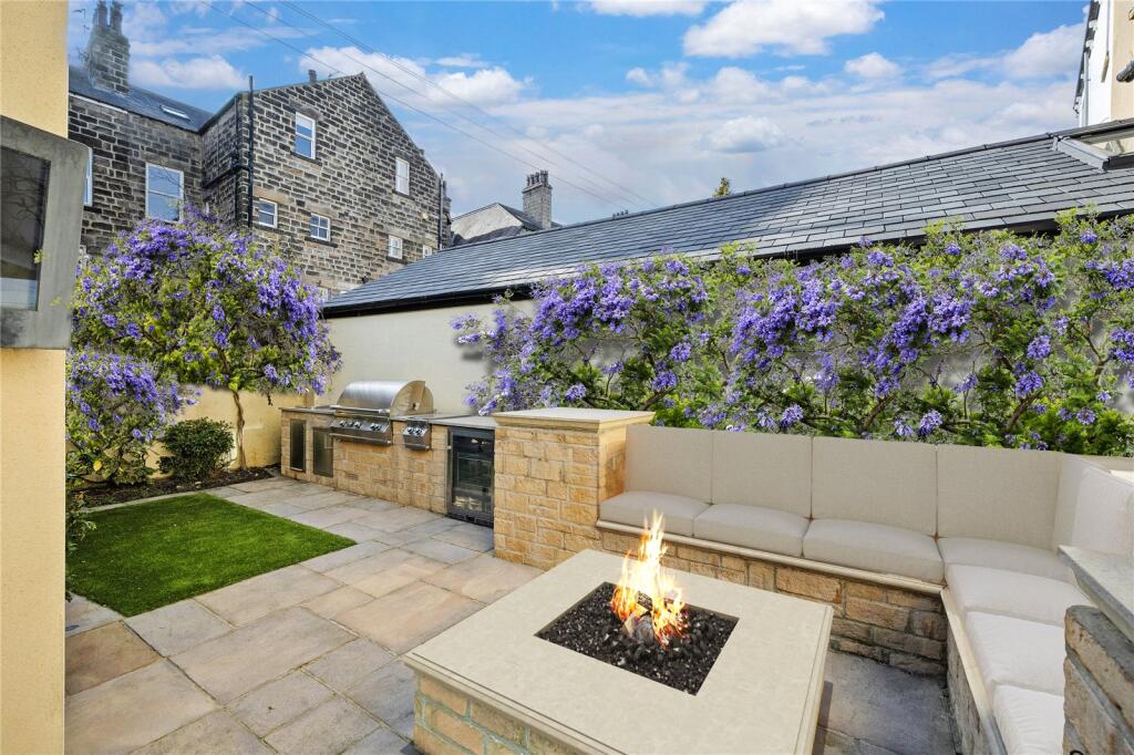 Summer Courtyard