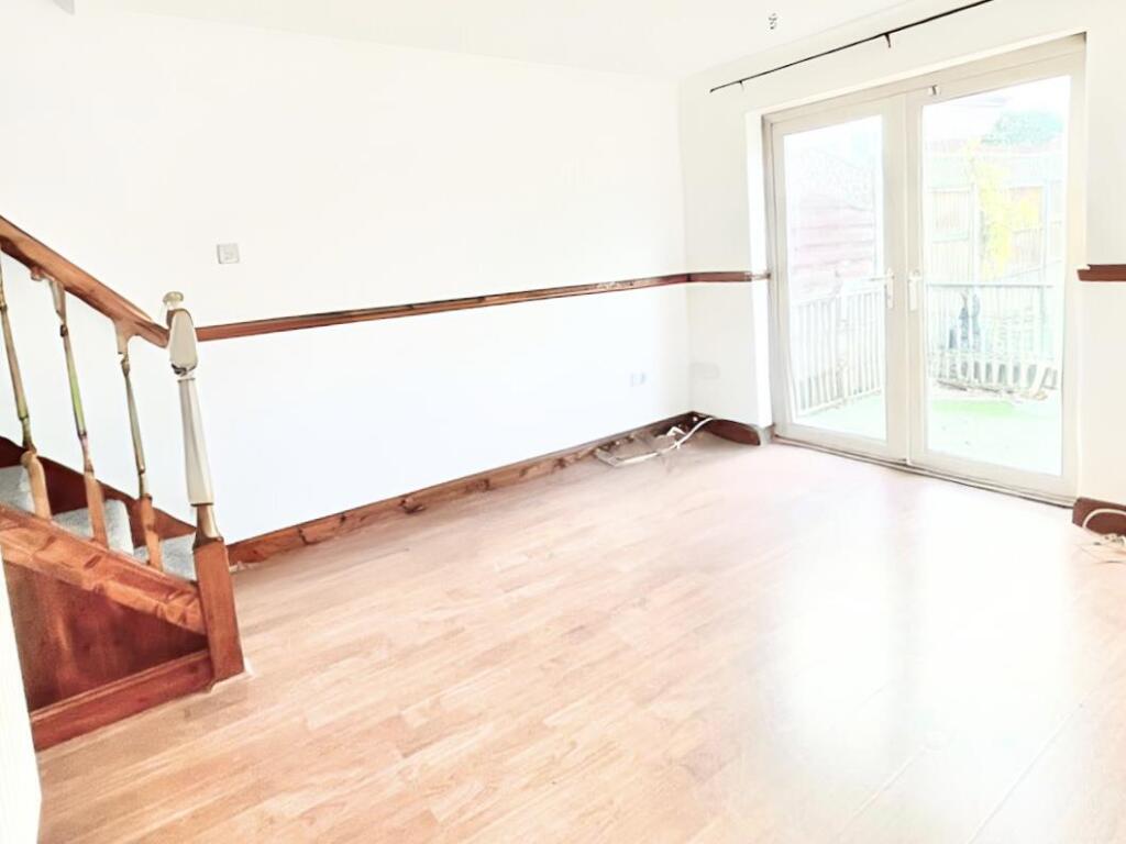 LIVING ROOM 2.jpg