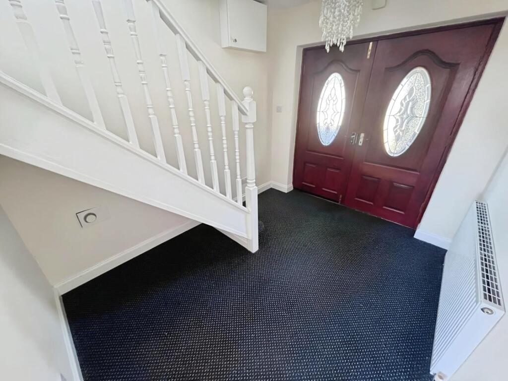 ENTRANCE HALLWAY 1.jpg