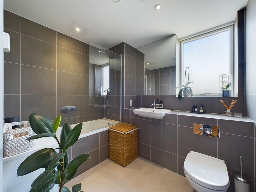 CAM02337G0-PR0168...