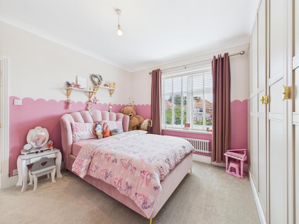 Bedroom: