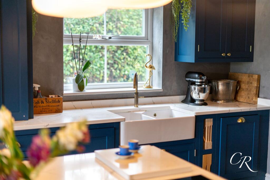 Kitchen / Lounge