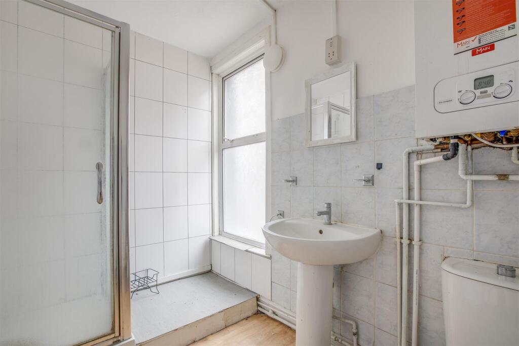 133 Desborough Avenue, HP11 2SG-4.jpg