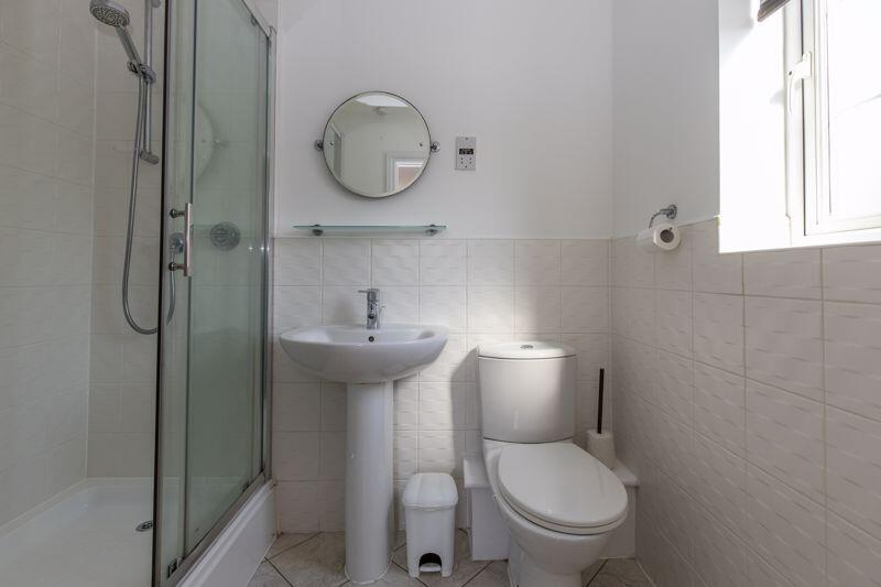 En-suite Shower