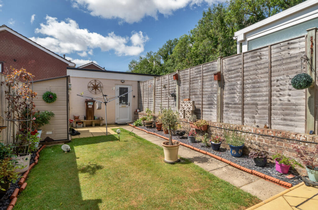 1302520-8-686bbd0...