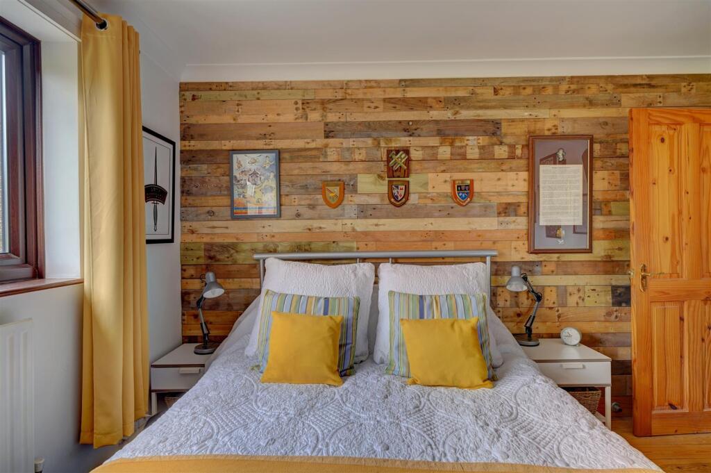 8 Lambert Rd (36).jpg