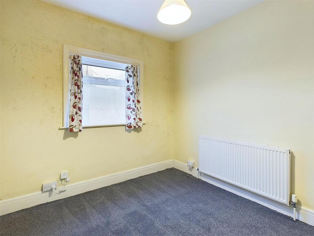 Rear Bedroom.