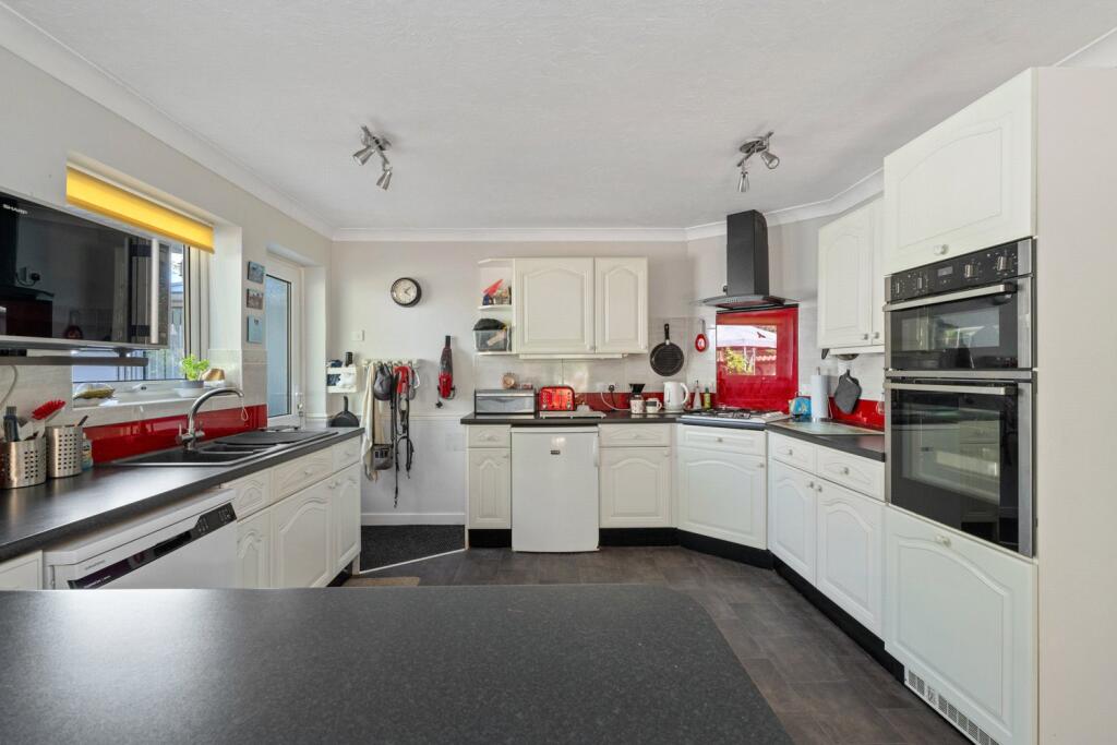 Kitchen/Breakfast Rm