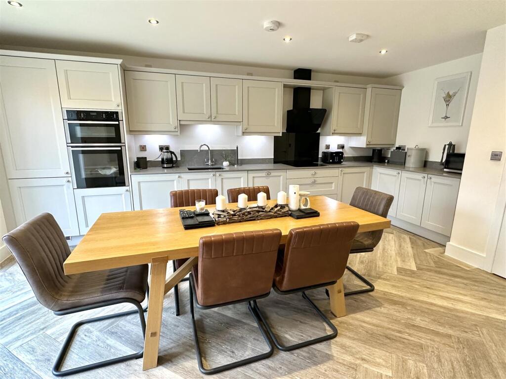 dining/ kitchen