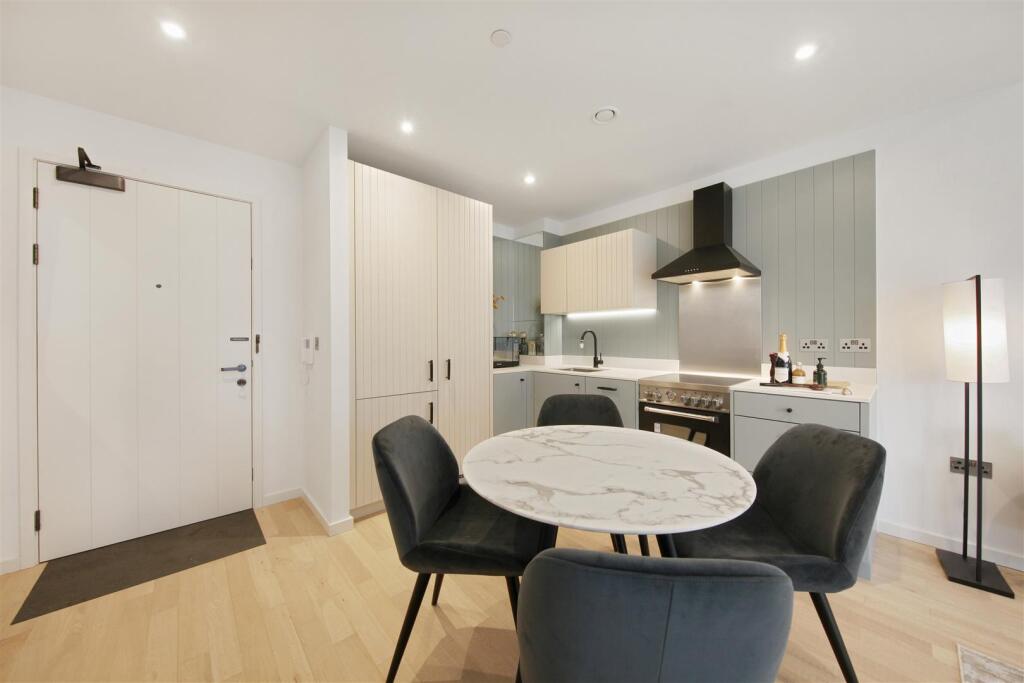 Apartment 113, Lewis House - ui0vFvyw9tszsMSOjCiD.