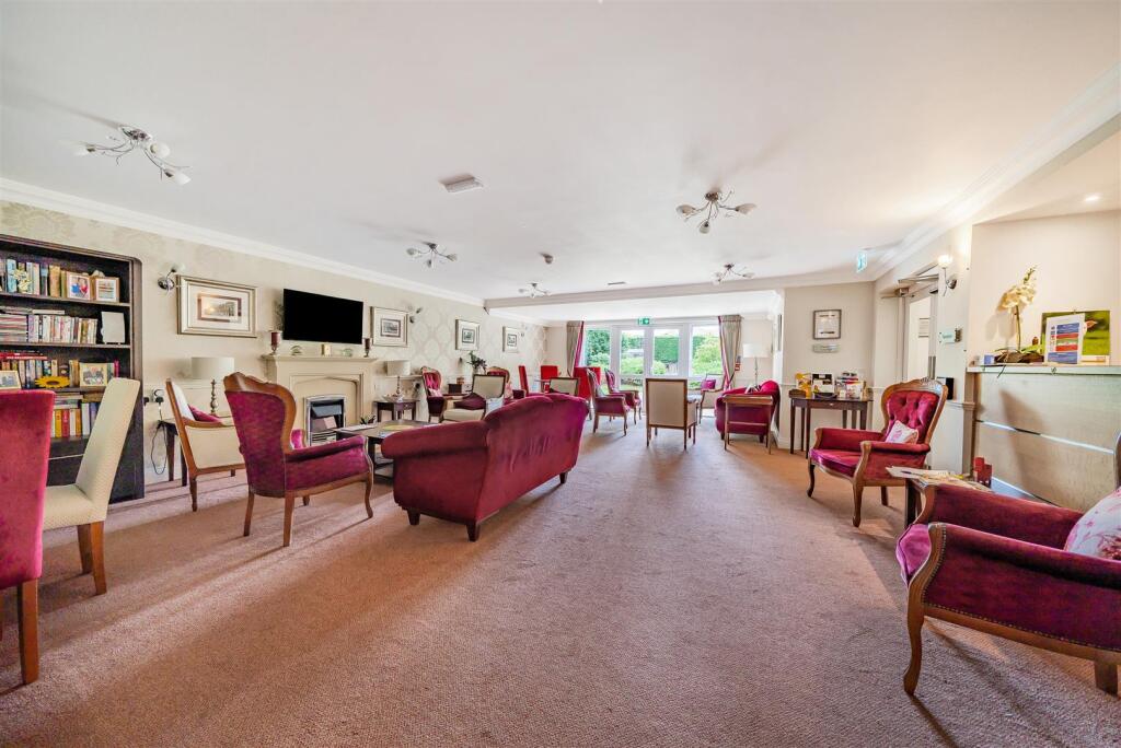 Owners Lounge.jpg