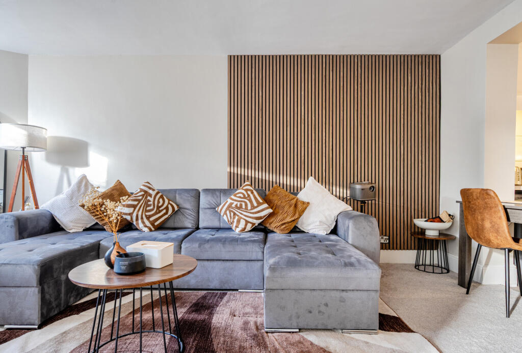 1393507-13-694152...