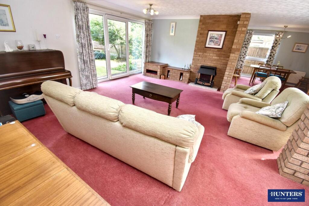 Lounge-Family room
