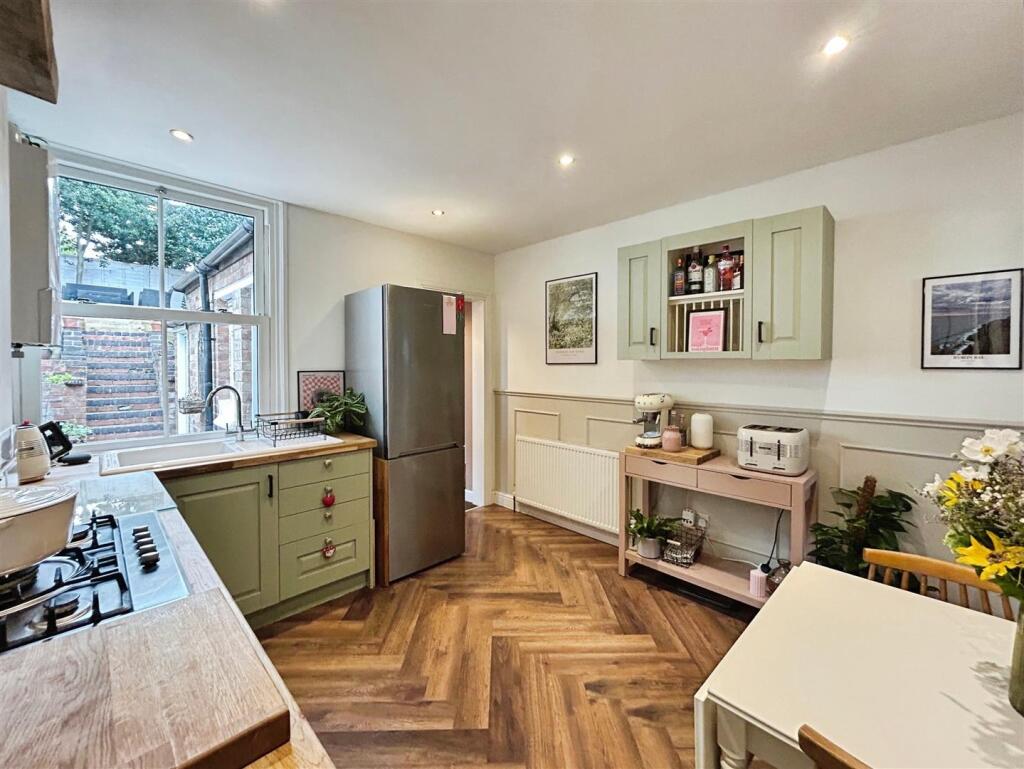 ac718462-1-4140-8F2D-E94C0528E5CC-7851-000004E47BF