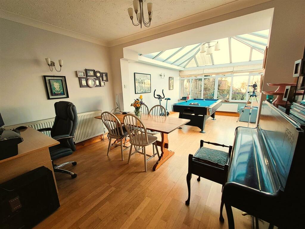 Dining Room/Conservatory
