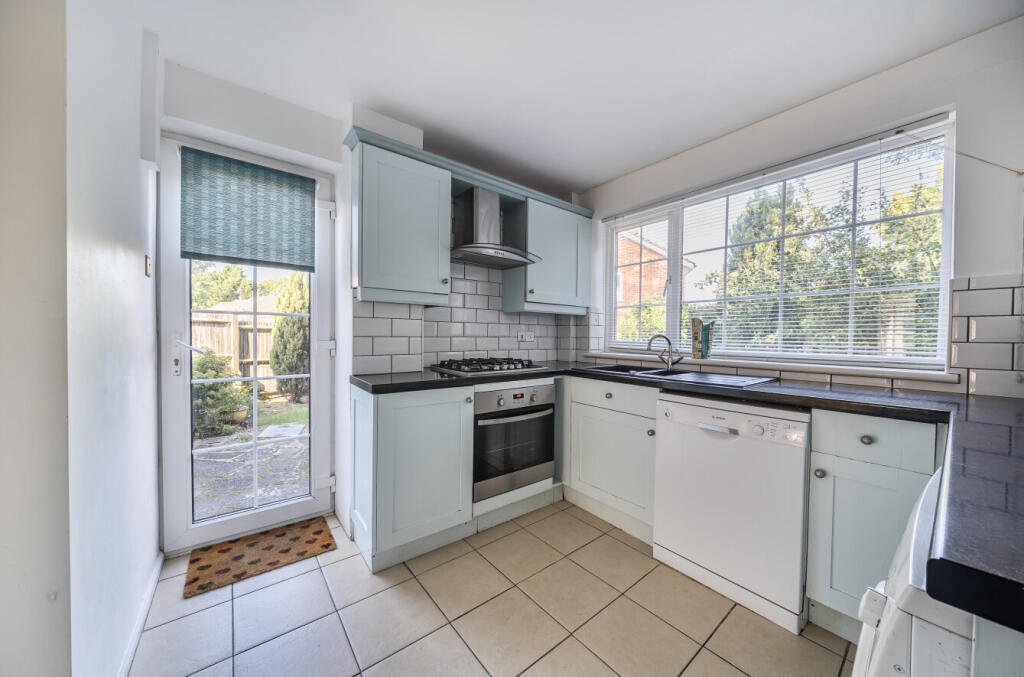 1349997-4-68cd483...