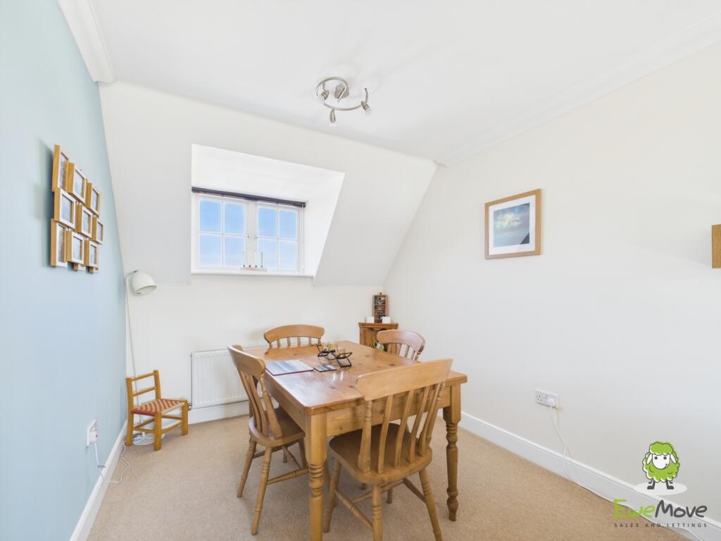 CAM03778G0-PR0210-STILL011