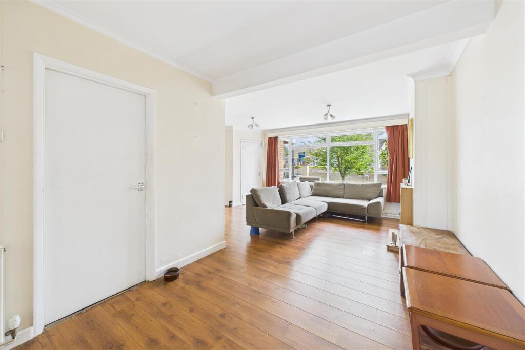 44 Hillcrest Road, Nailsea, North Somerset BS48 2J