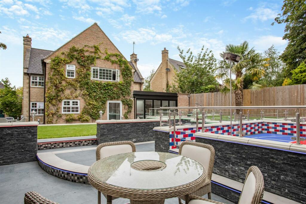 8614848-exterior05.jpg