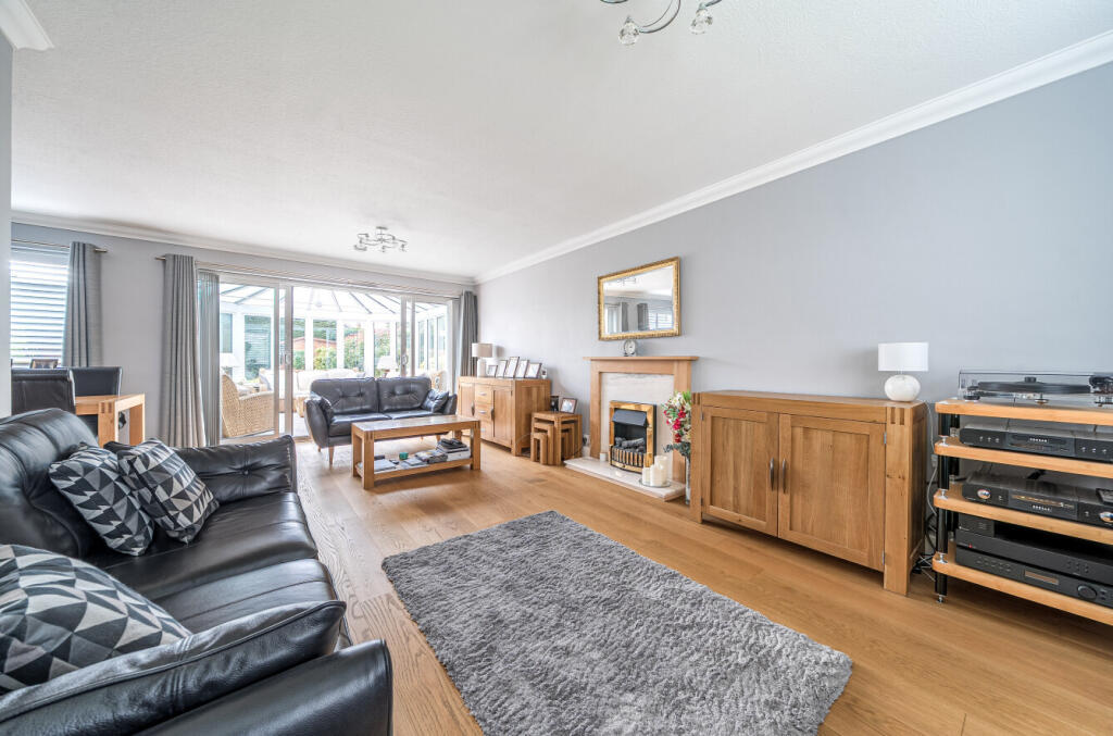 1370645-15-68fa74...