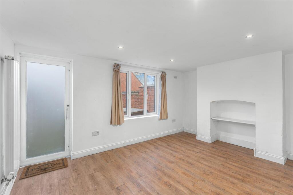 68 Broughton Road, Banbury-5.jpg