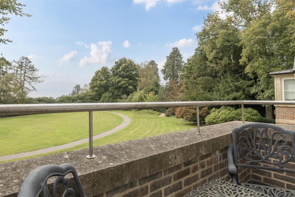 balcony to gdn.jpg