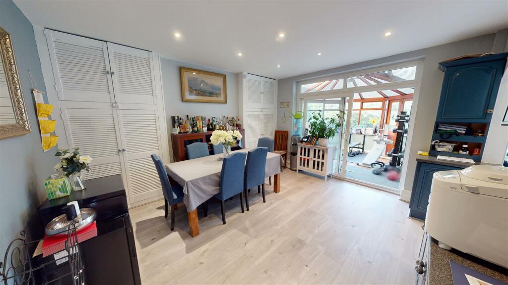 Hampton Road Dining Area