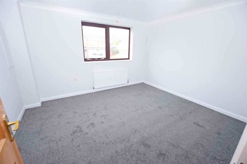 BEDROOOM 2