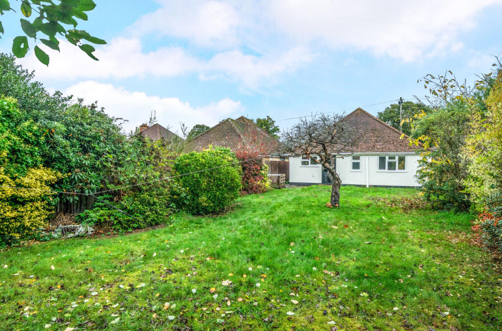 1372385-24-68f9f3...