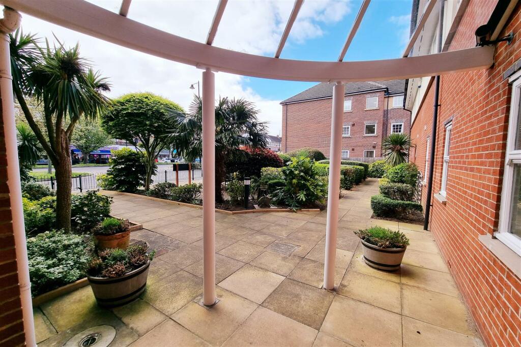 ENTRANCE TO BLOCK: PIC. 2