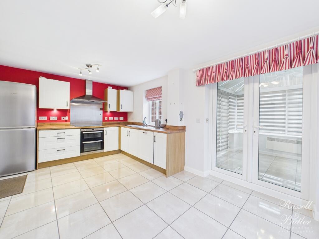 CAM02127G0-PR0366-STILL012