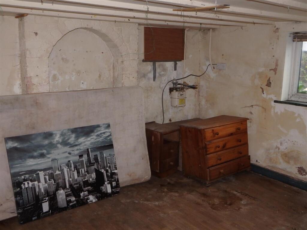 ADDITIONAL CELLAR