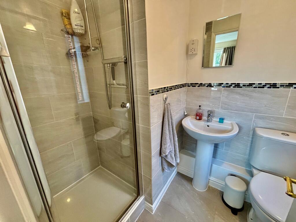 En-suite Bathroom