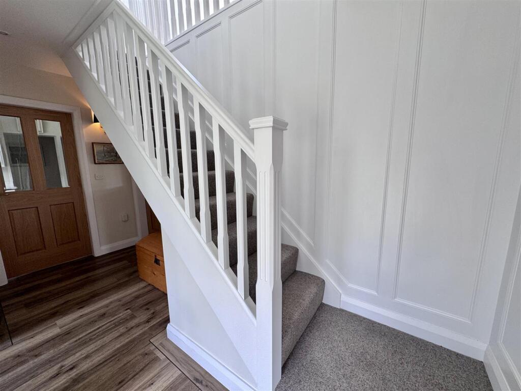 Entrance Hall/Prif Fynedfa