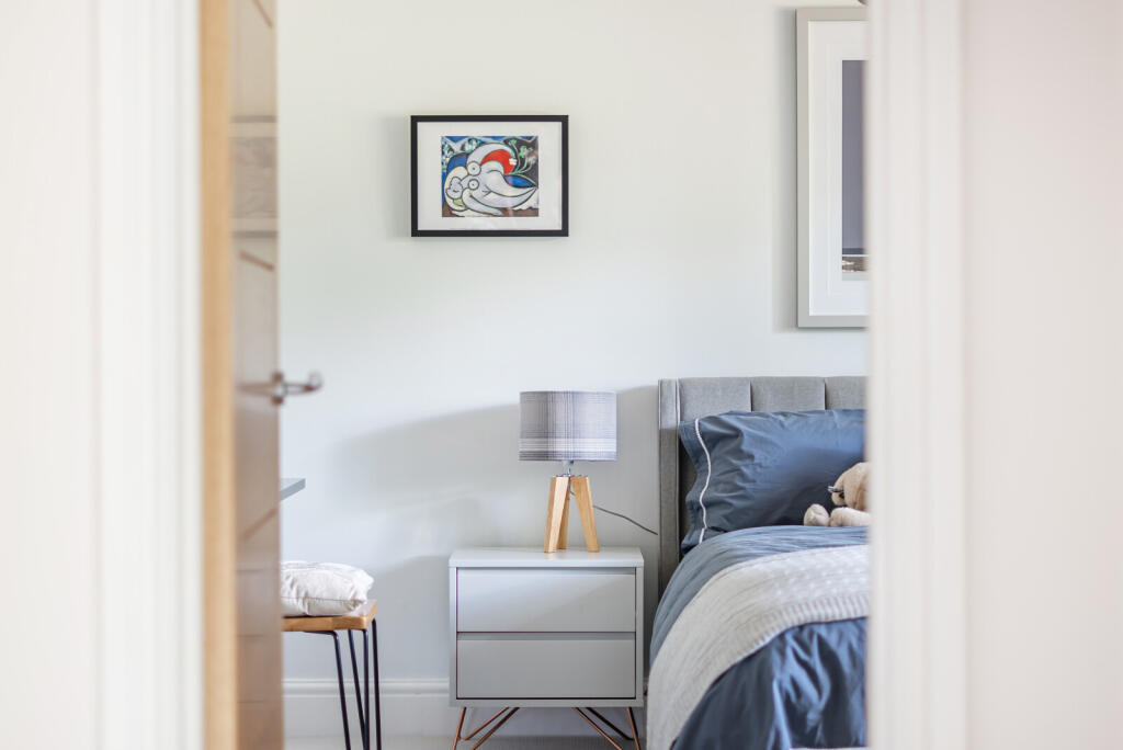 1348601-5-68bf1f1...