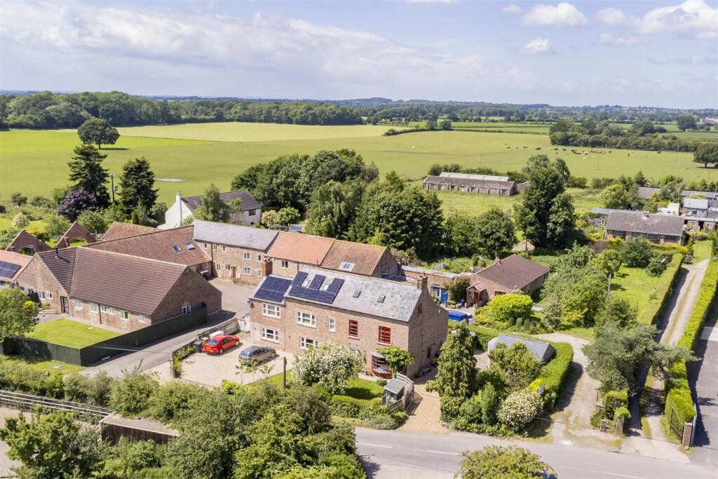 Nova_Scotia_Cottage_11 copy.jpg