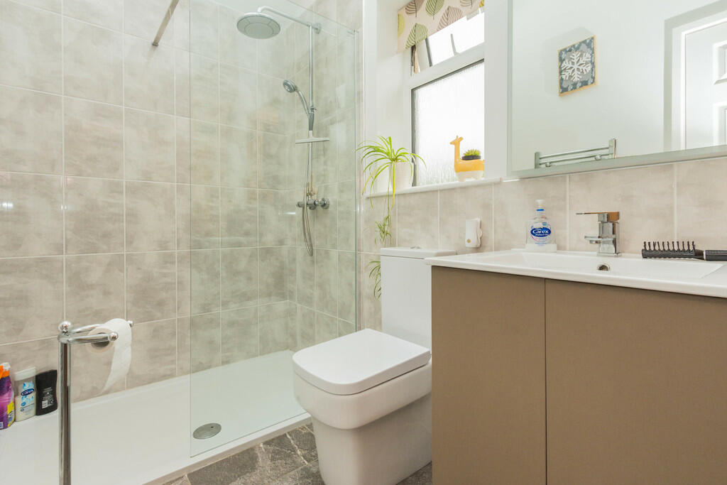 Ensuite Shower Ro...