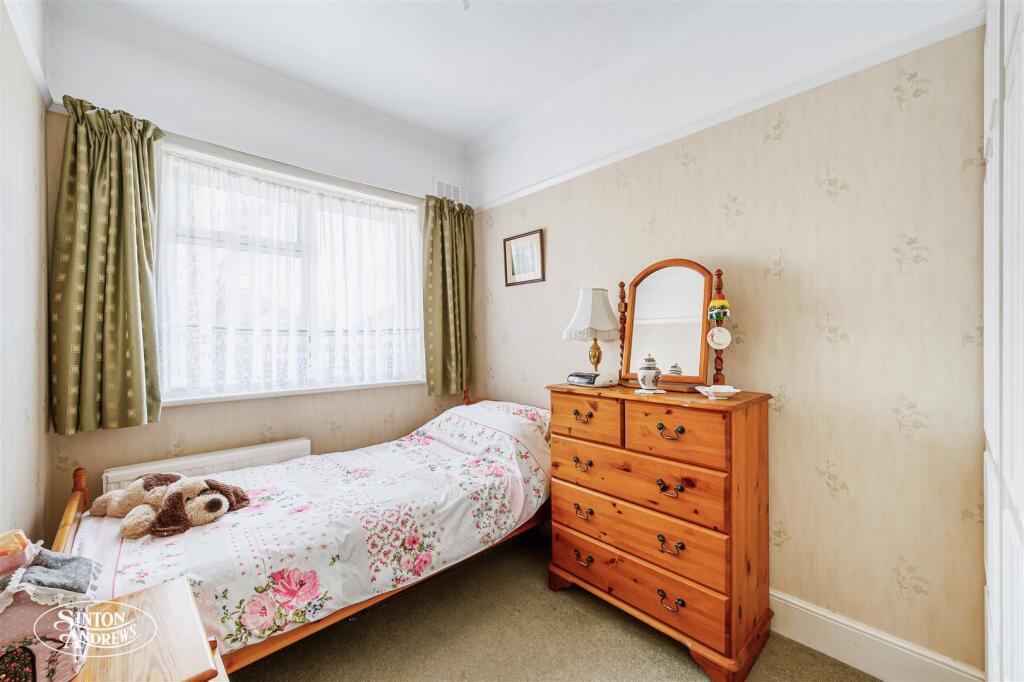 8 Royal Gardens-14.jpg