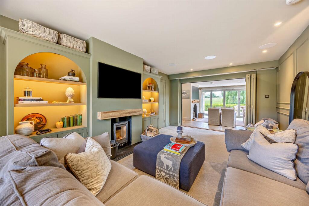 Sitting/Cinema Room